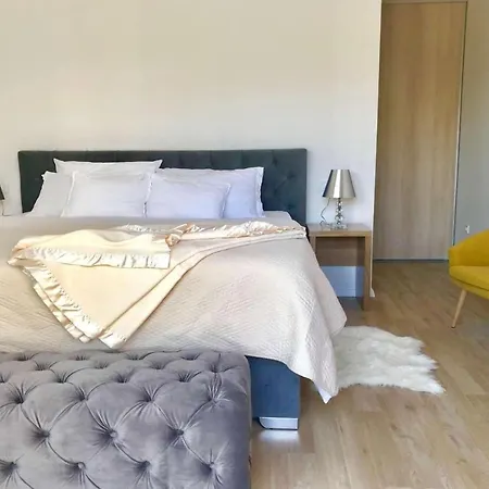 Villa Deluxe *